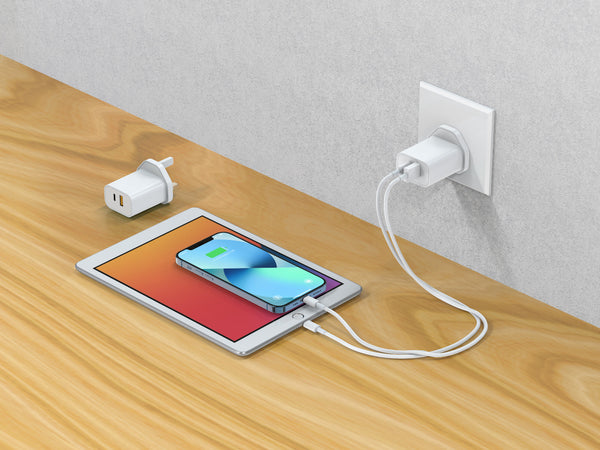 WYEFLUX 20W Power Adapter With USB-C & US Ports